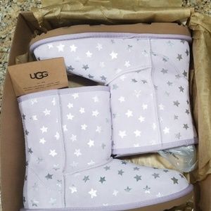 Kids UGG sz6 Classic Short II Stars Lillac